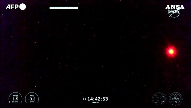 La capsula Crew Dragon di SpaceX attracca alla Stazione Spaziale Internazionale
