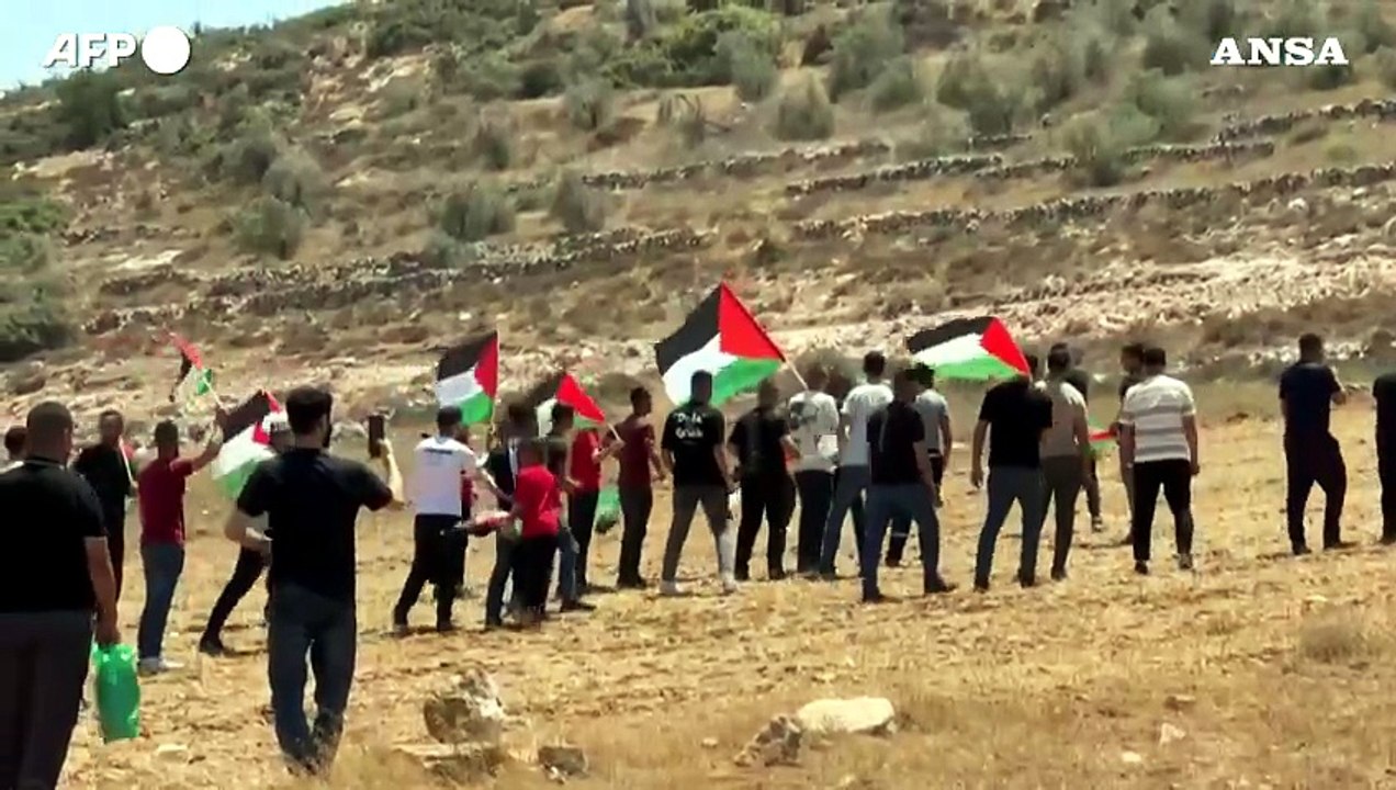 Cisgiordania, manifestazione con scontri fra palestinesi ed Esercito israeliano