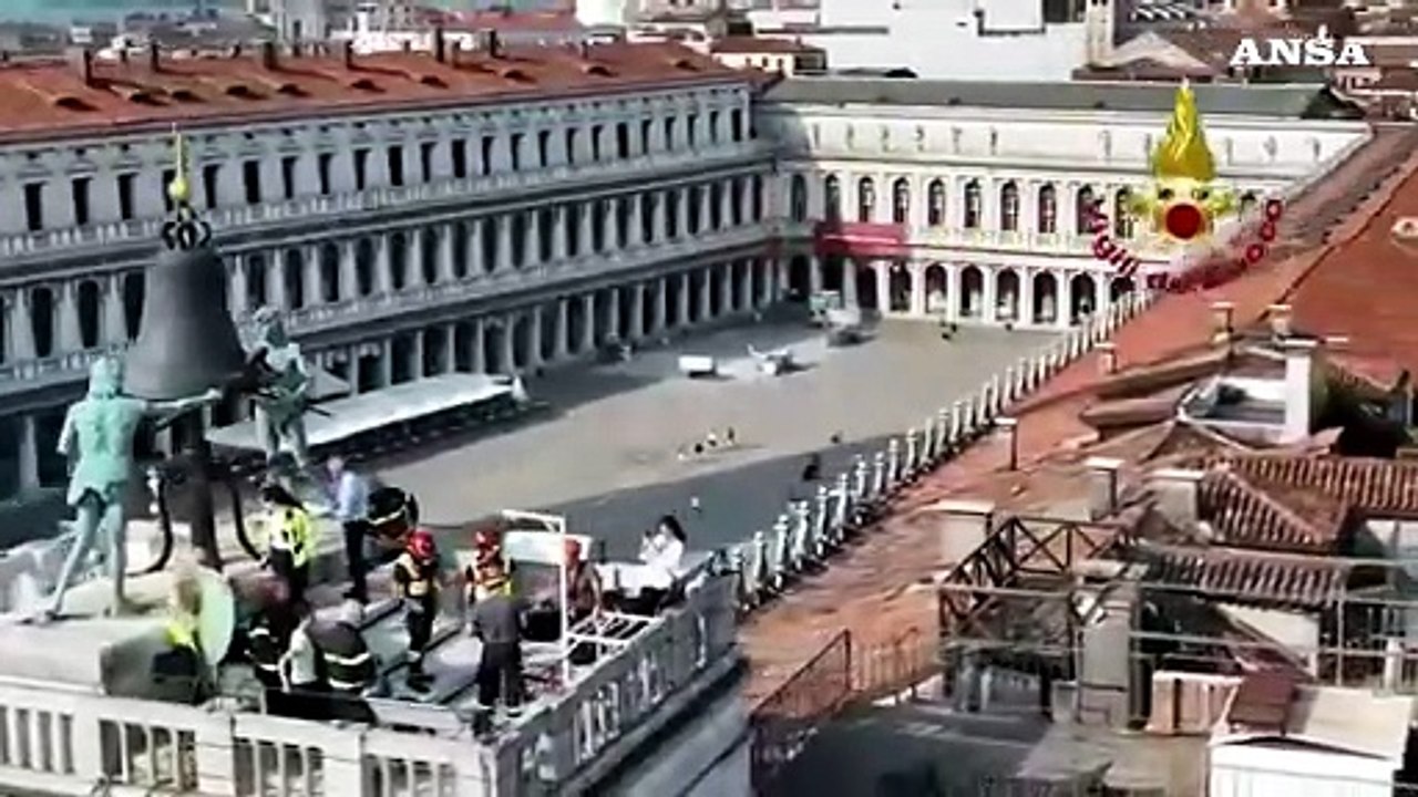 Vigili del fuoco, addestramento ad alta quota a Venezia