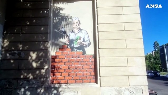 Beppe Sala si mura nel nuovo murale di aleXsandro Palombo