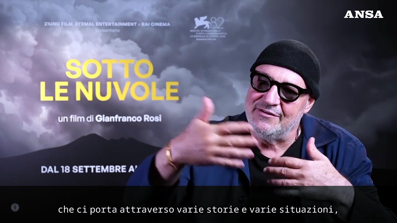 Festival di Venezia, Rosi: "Napoli una macchina del tempo in bianco e nero"