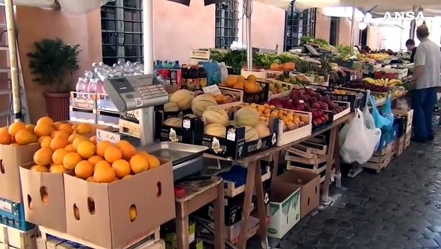 L'inflazione frena ad agosto, carrello della spesa piu' caro
