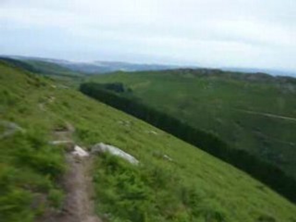 SECTION DE DESCENTE TRAIL SUR LA RHUNE