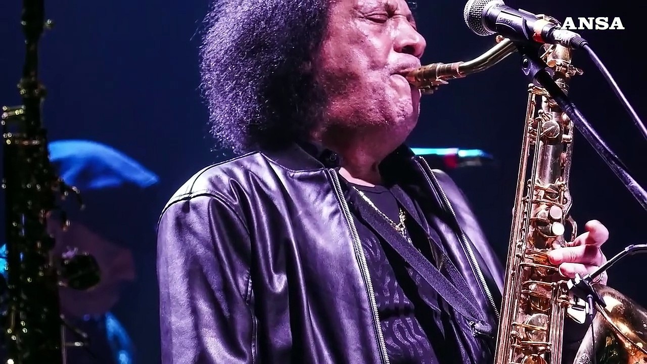 Addio a James Senese, il sassaofonista "Nero a meta'"