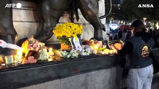 13 novembre 2015, Parigi rende omaggio alle vittime degli attentati