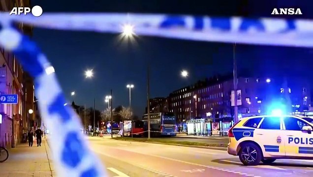 Stoccolma, bus si schianta contro una fermata: tre morti e diversi feriti