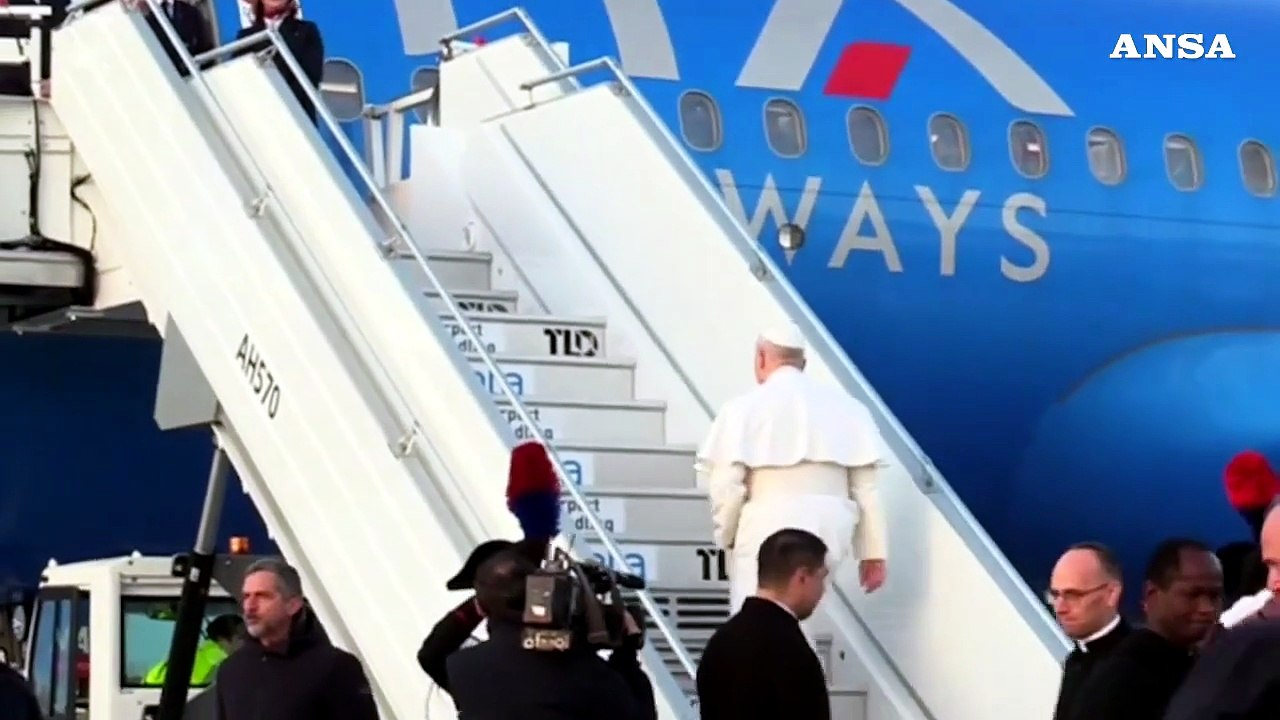Papa Leone XIV in volo verso la Turchia per il primo viaggio apostolico all'estero