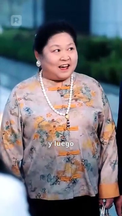 A Ella Le Tocó Caer