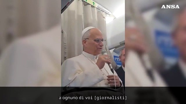 Il Papa in volo verso la Turchia: Auguri per il Ringraziamento, giorno meraviglioso per celebrarlo
