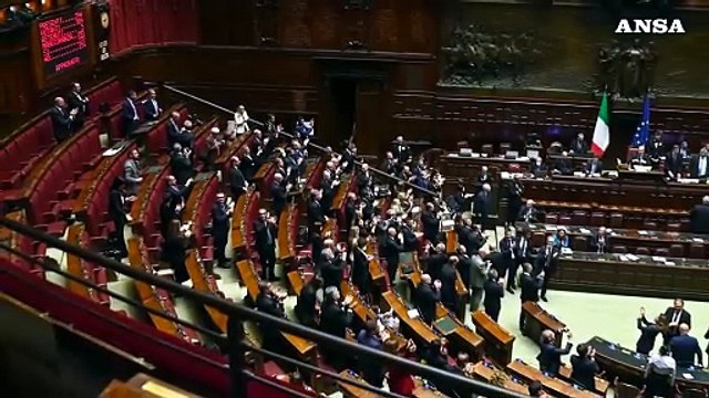 La manovra cambia un po' ma resta la stretta sugli affitti brevi, modifiche in parlamento