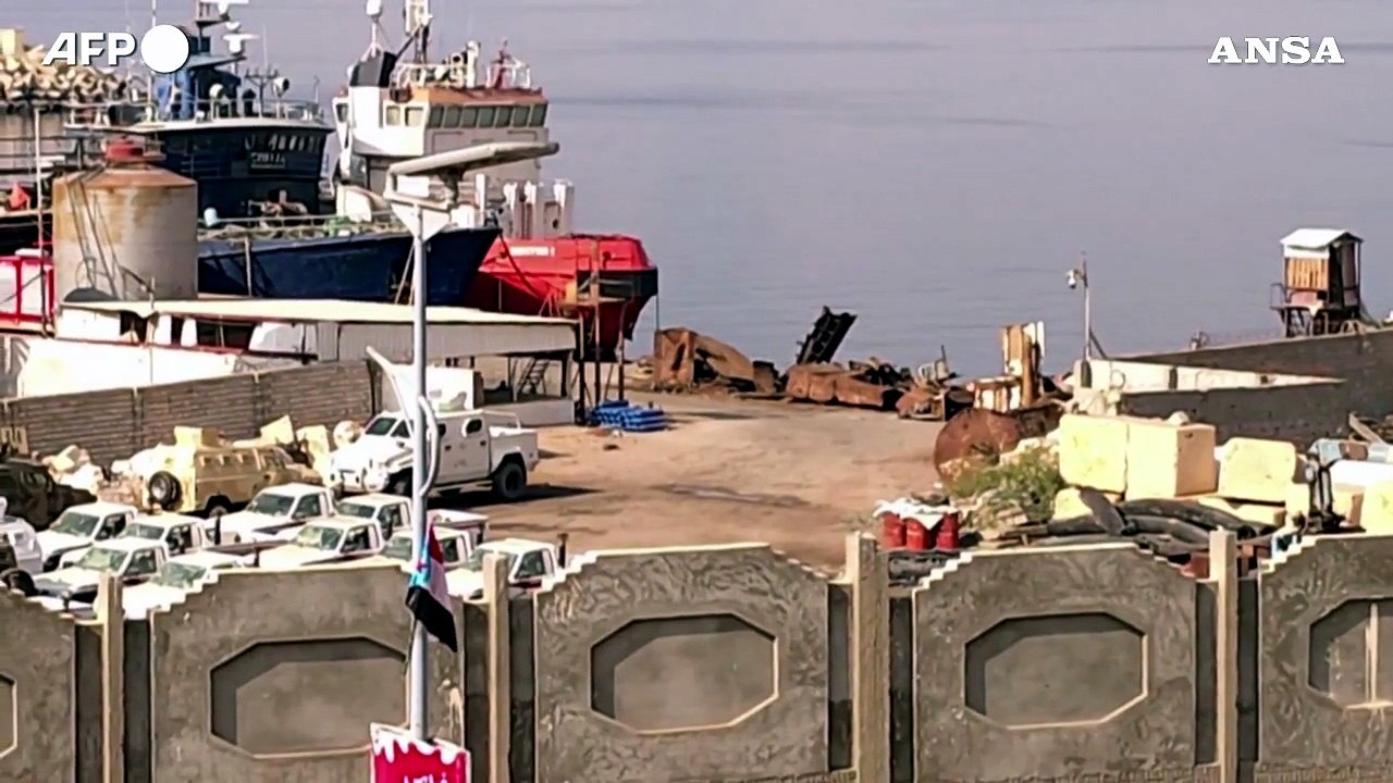 Yemen, il porto di Al Mukalla dopo gli attacchi della scorsa notte
