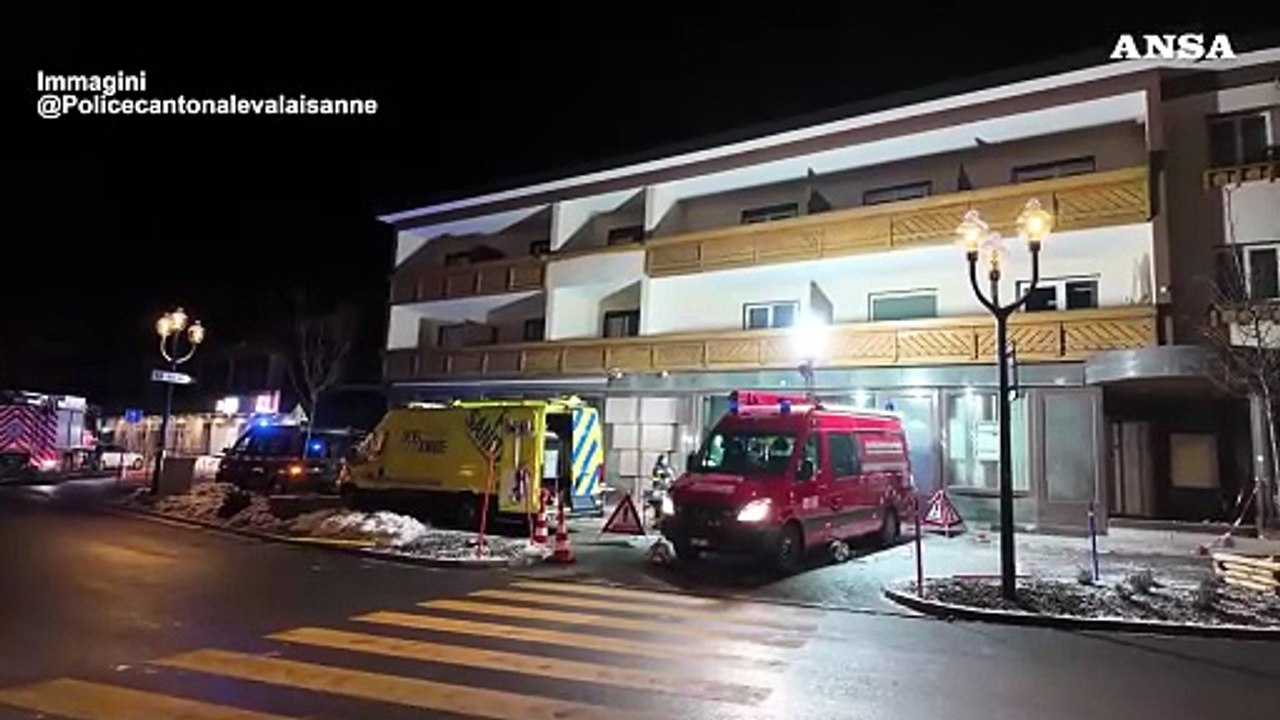 Esplosione a Crans Montana, la polizia sul luogo dell'accaduto
