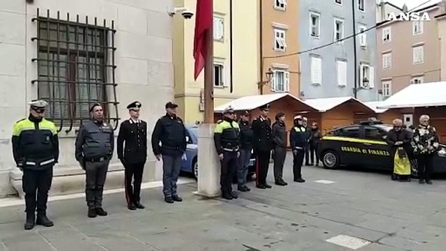 Madre uccide figlio: un minuto di silenzio a Muggia
