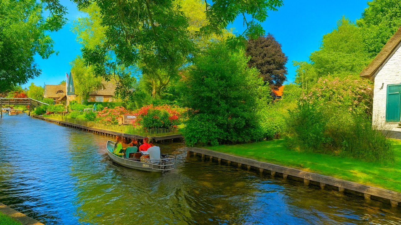 Giethoorn Netherlands Scenic Village Tour by the Canals 4K 60fps