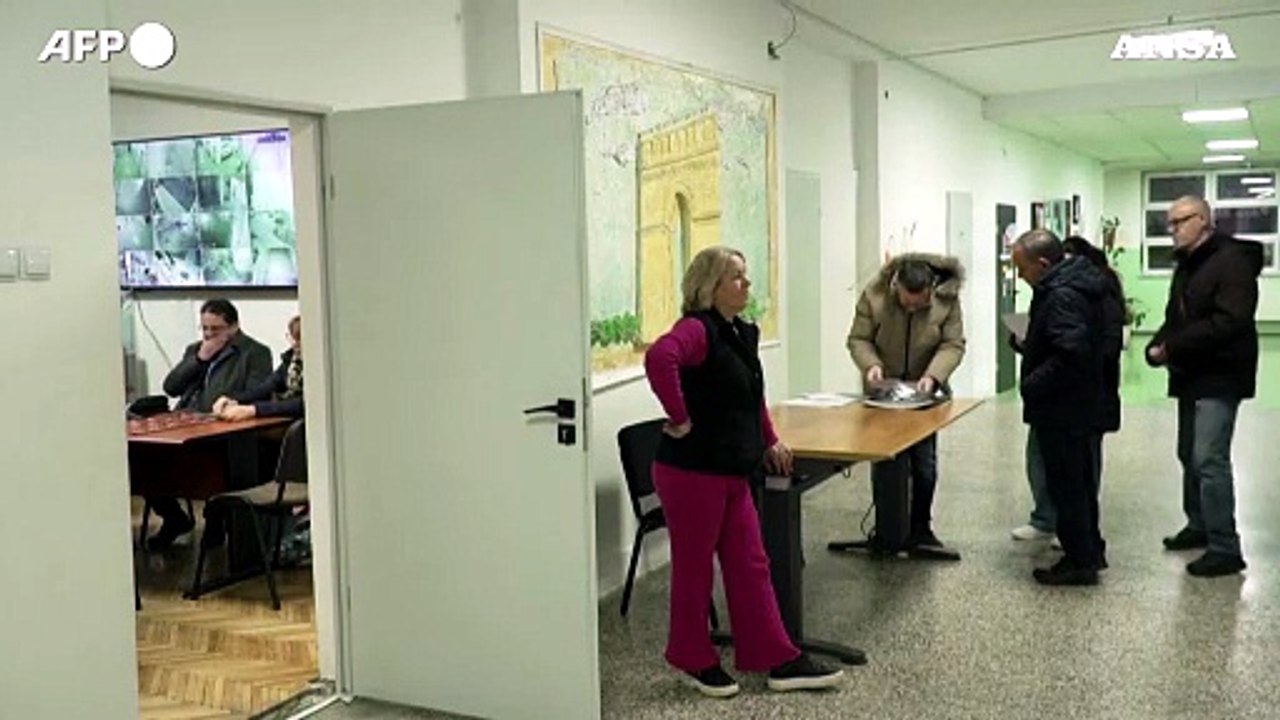 Urne aperte, in Kosovo si vota per le parlamentari anticipate