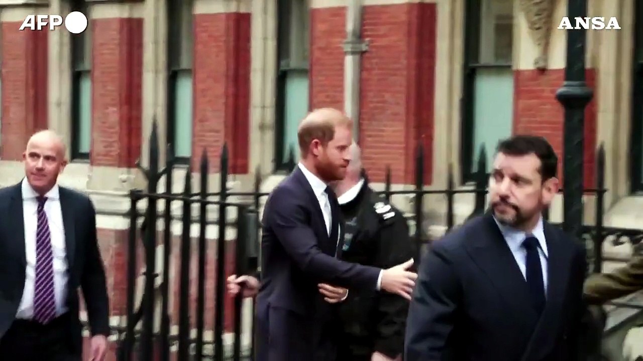 Harry arriva all'Alta Corte di Londra per il processo contro il Mail