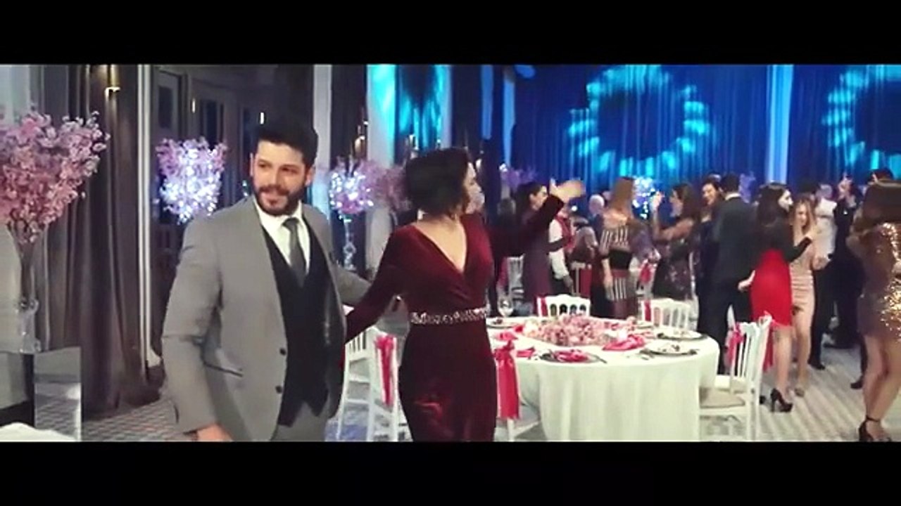 Kim Daha Mutlu | Yerli Romantik Komedi Filmi | 4K İzle