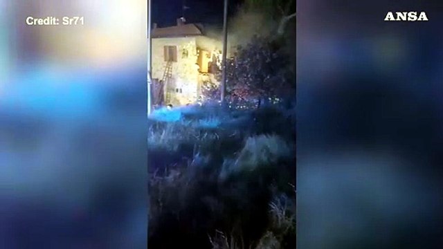 Esplosione in una casa nell'Aretino, tre feriti