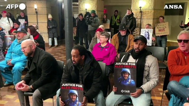 Usa, al Campidoglio dello Stato del Minnesota proteste contro l'impiego di agenti Ice