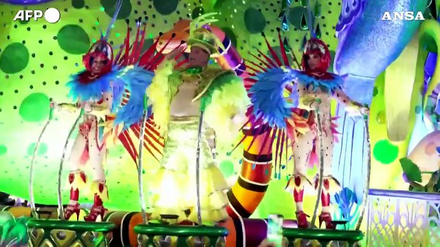 Rio, seconda giornata di sfilate di Carnevale al Sambodromo