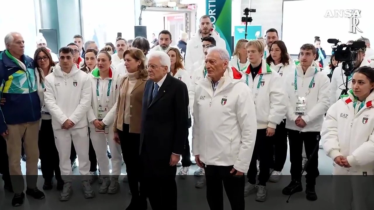Milano-Cortina, una giacca degli azzurri per Mattarella: "Sono un po' fuori eta'"