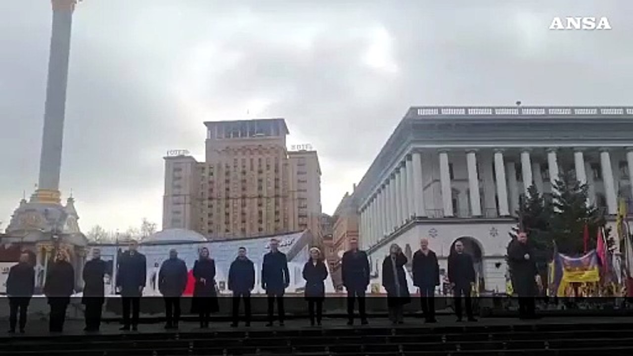 Ucraina, cerimonia in piazza Maidan per il quarto anniversario dell'invasione russa