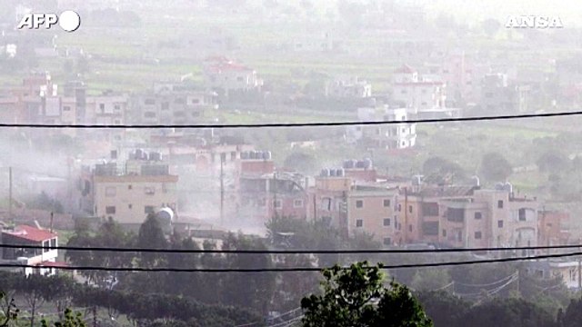 Raid israeliani colpiscono Kfar Tibnit, un villaggio nel sud del Libano