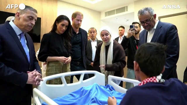 Harry e Meghan in Giordania: l'incontro con i bambini malati di Gaza