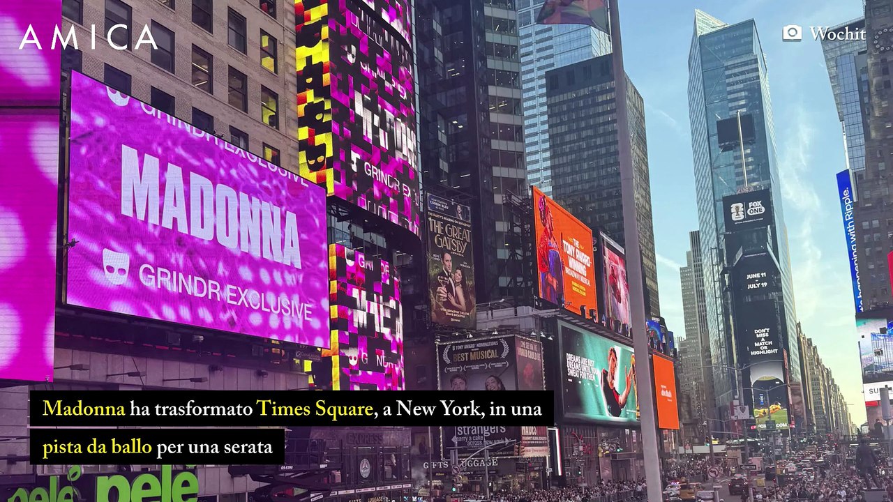 Il concerto a sorpresa di Madonna per il Pride: Times Square diventa una discoteca