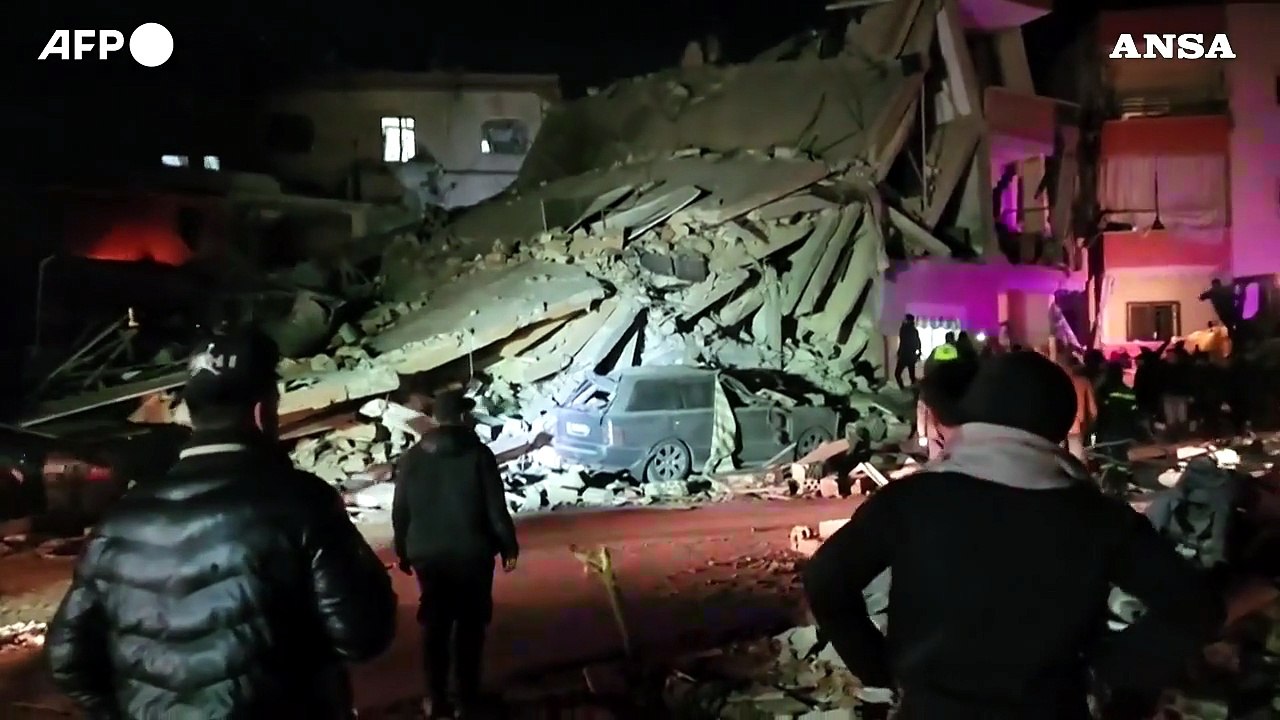 Colpito un edificio a Baalbek e un hotel a Beirut, almeno 10 morti