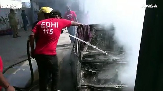 Pakistan, almeno 8 morti nel tentato assalto al consolato Usa a Karachi