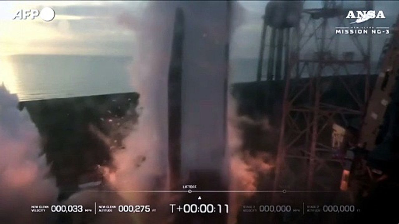 Compagnia spaziale di Bezos Blue Origin lancia il razzo New Glenn