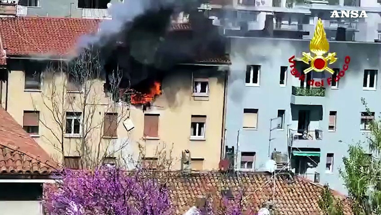 Esplosione in un appartamento a Trieste, gli inquilini non erano in casa