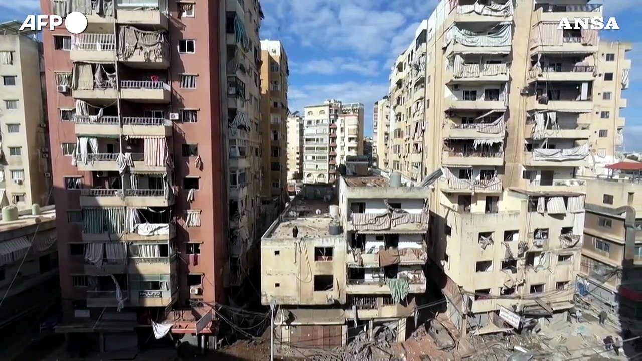 Massiccio attacco israeliano nella notte a sud di Beirut