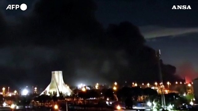 Teheran sempre sotto attacco, danni presso l'aeroporto e l'universita' Sharif