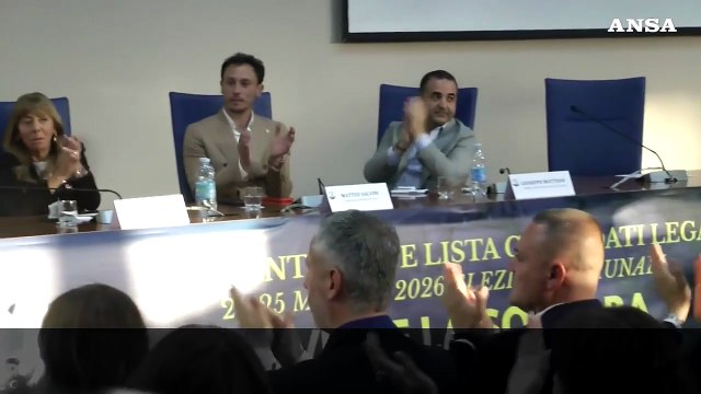 Salvini a Reggio: La Calabria ai giovani calabresi, no a riempirla di immigrati