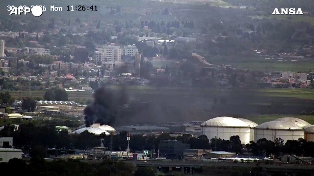Colpita una raffineria ad Haifa dai detriti di un missile intercettato da Israele