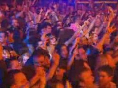 Kaiser Chiefs - I Predict A Riot Electric Proms live 2007