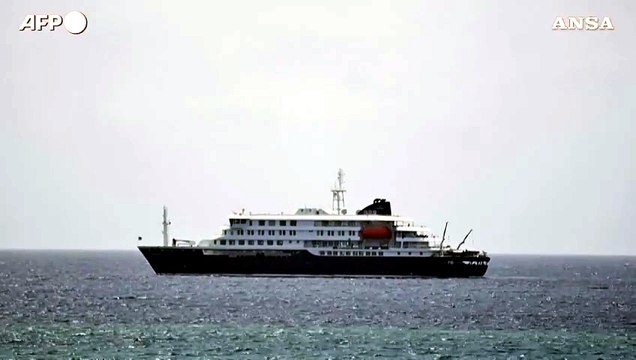 Nave da crociera colpita da Hantavirus resta al largo di Capo Verde