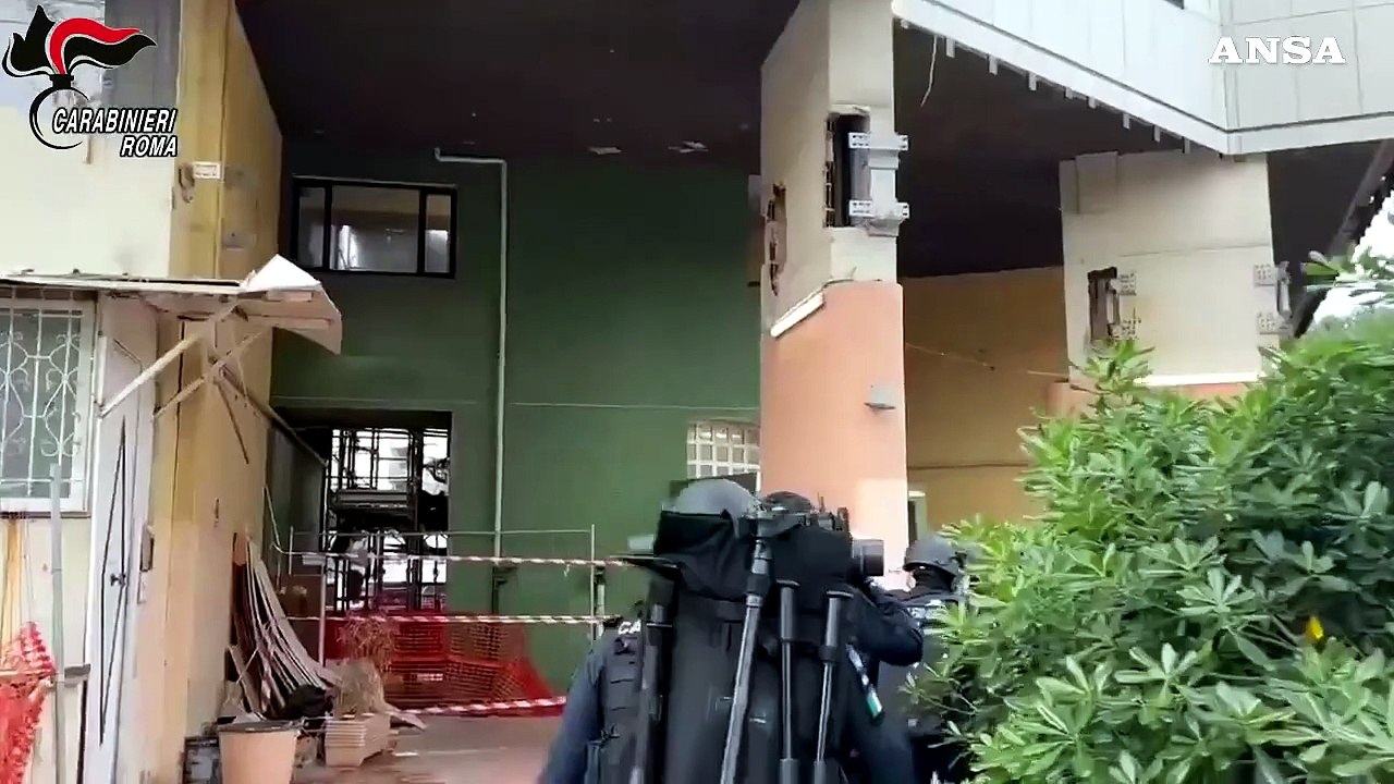 Maxi-controlli a Tor Bella Monaca, nove arresti e nove denunce