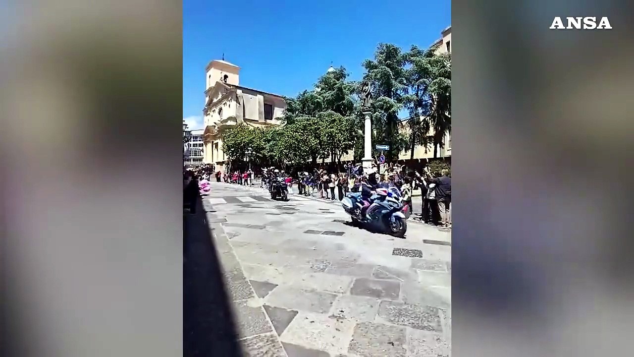 Giro d'Italia, la partenza della quarta tappa da Catanzaro