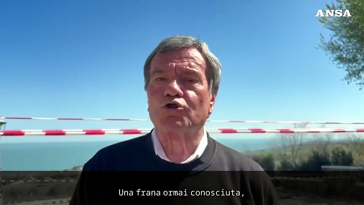 Frana in Molise, il sindaco di Petacciato: "Non ci sono strade per chi viene da nord o da sud"