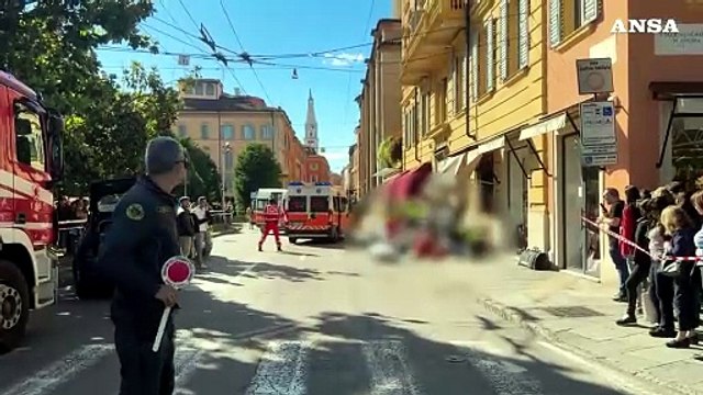 Con l'auto sui pedoni a Modena, diversi i feriti