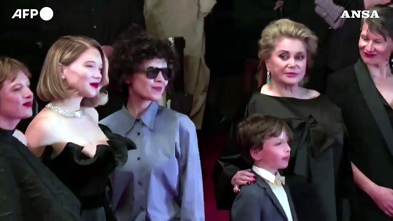 Festival di Cannes, il cast di "Gentle Monster" sul red carpet
