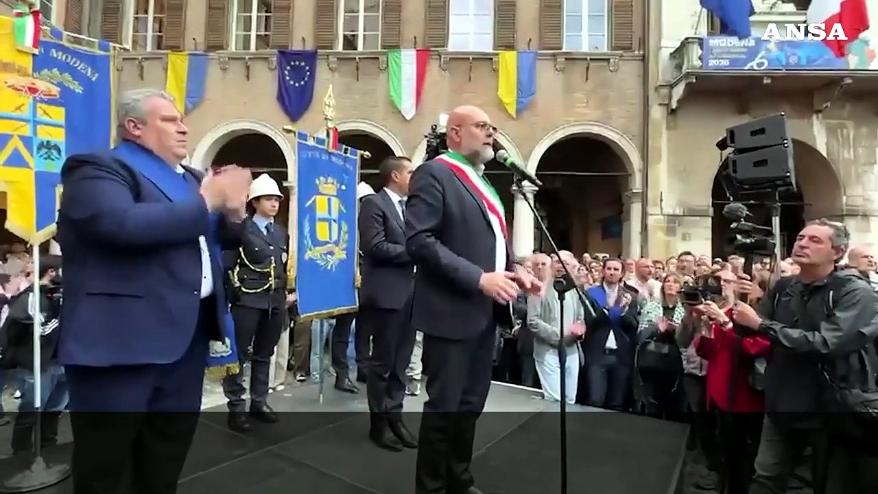 Modena, il sindaco: "L'esempio di cittadini italiani e stranieri intervenuti insieme"