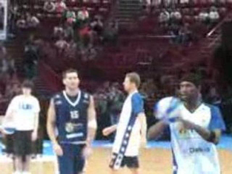 FINALE PLAYS-OFF PRO A BERCY 2008- NANCY - CHORALE DE ROANNE