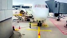 Trem de pouso de avião colapsa e deixa vários feridos no aeroporto de Frankfurt