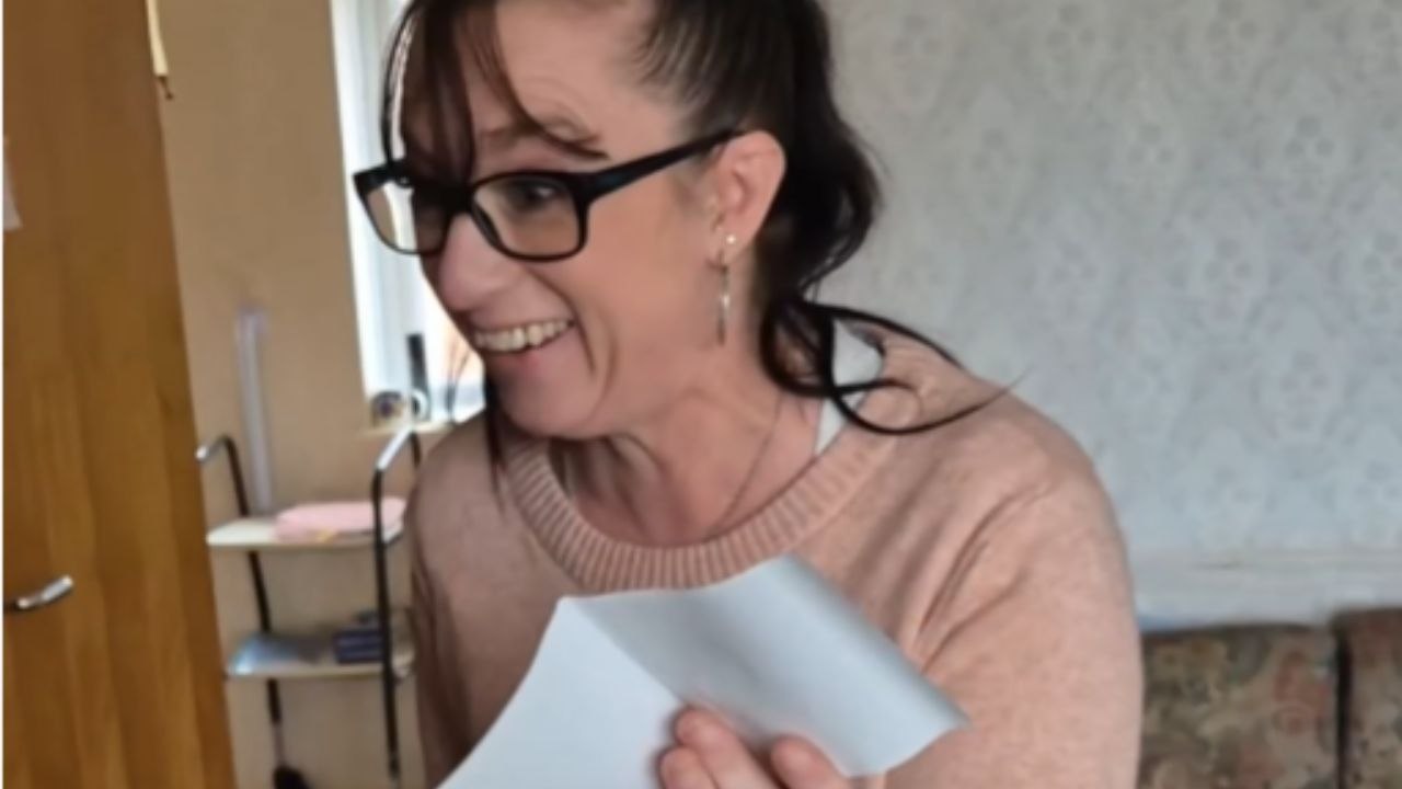 Faces Light Up As Parents-To-Be Share Twin Pregnancy News