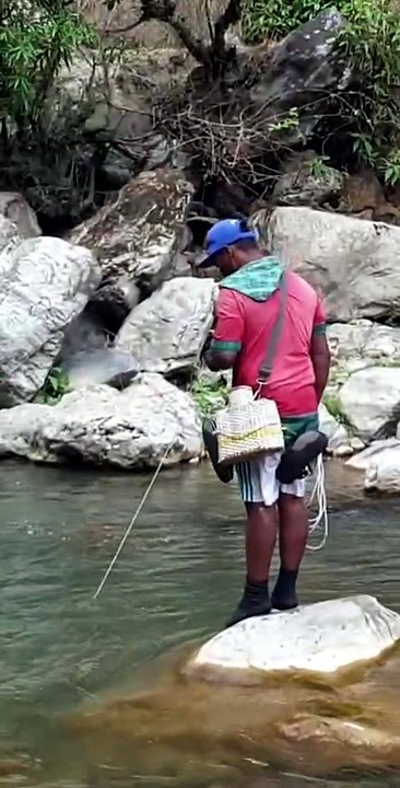 cast net fishing in Nepal |