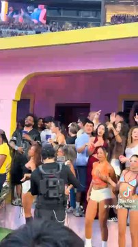 Marcelo está bailando en la casita de Bad Bunny y aparece el cantante por detrás: la secuencia lleva 3M de visitas